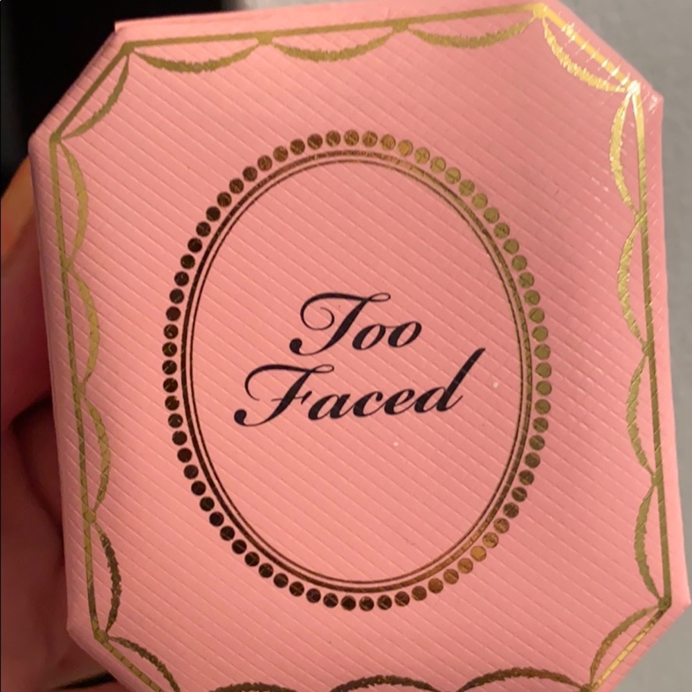 Too Faced Fancy Diamond Highlighter